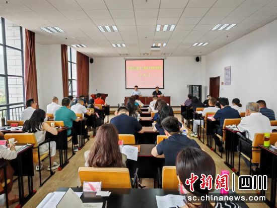 民盟四川省直工委在云南玉溪市社会主义学院举办 2024年骨干盟员培训班。钟翔 摄 民盟四川省直工委在云南玉溪市社会主义学院举办 2024年骨干盟员培训班。钟翔 摄