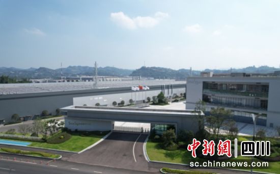 和光同程大门。何海翔 摄 和光同程大门。何海翔 摄