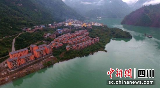 集中居住在美景中。宜宾市委统战部 供图 集中居住在美景中。宜宾市委统战部 供图