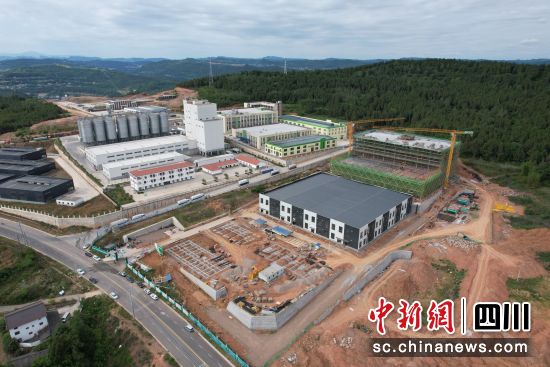 剑阁县普安食品工业区建设现场。 中共剑阁县委宣传部 供图 剑阁县普安食品工业区建设现场。 中共剑阁县委宣传部 供图