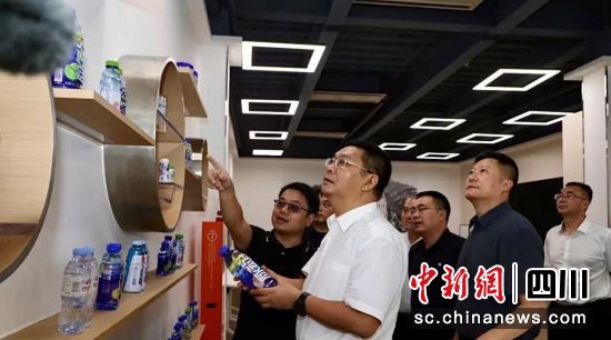 走访现场。邛崃市委统战部 供图 走访现场。邛崃市委统战部 供图
