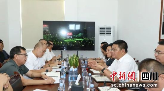 座谈交流。邛崃市委统战部 供图 座谈交流。邛崃市委统战部 供图