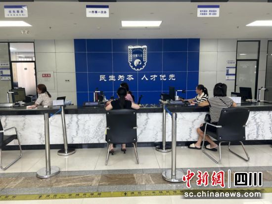 江油全面实施“温暖社保”服务提升工程。 江油人社局供图 江油全面实施“温暖社保”服务提升工程。 江油人社局供图