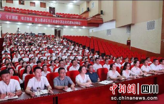 座谈会现场。姚阳 摄 座谈会现场。姚阳 摄