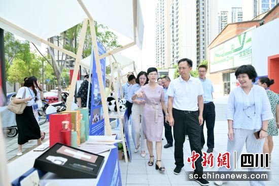 活动现场。黄进喜 摄 活动现场。黄进喜 摄