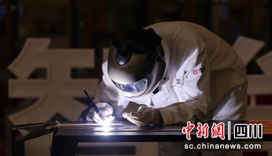 节目录制现场。《天府工匠》节目组供图 节目录制现场。《天府工匠》节目组供图