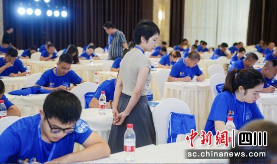 理论考试现场。郫都区委宣传部 供图 理论考试现场。郫都区委宣传部 供图