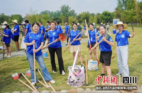同台“秀”技。郫都区委宣传部 供图 同台“秀”技。郫都区委宣传部 供图
