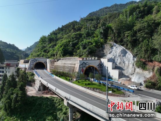 省道104坪石至回龙段改建工程全线贯通。中铁八局 供图 省道104坪石至回龙段改建工程全线贯通。中铁八局 供图