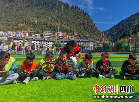 活动现场。壤塘县委宣传部供图 活动现场。壤塘县委宣传部供图