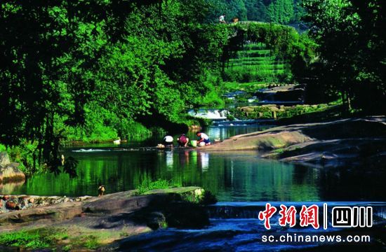 上里古镇二仙桥。雨城融媒 供图 上里古镇二仙桥。雨城融媒 供图
