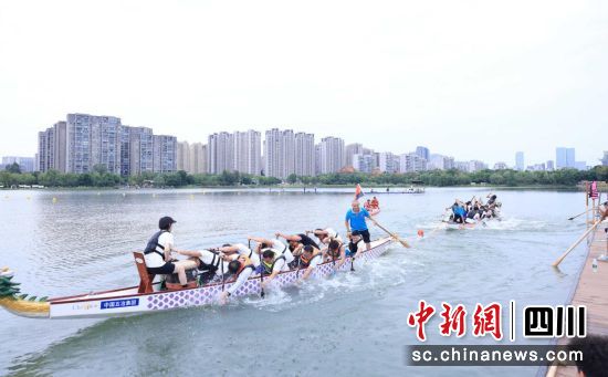 成都市民运动过国庆。 成都市体育局供图 成都市民运动过国庆。 成都市体育局供图