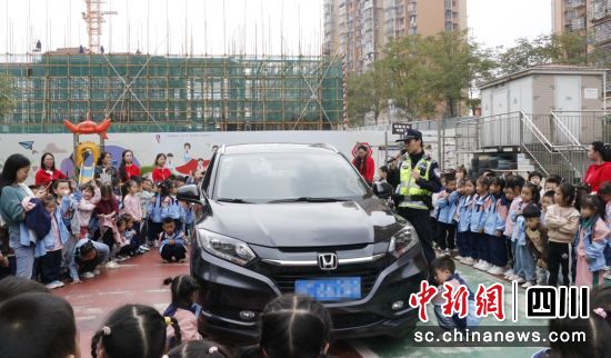 体验现场。沿滩交警 供图 体验现场。沿滩交警 供图