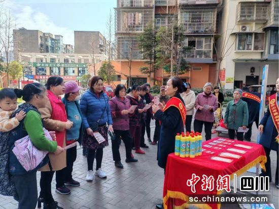 防诈骗知识和金融知识宣传讲座现场。徐启梦 摄 防诈骗知识和金融知识宣传讲座现场。徐启梦 摄