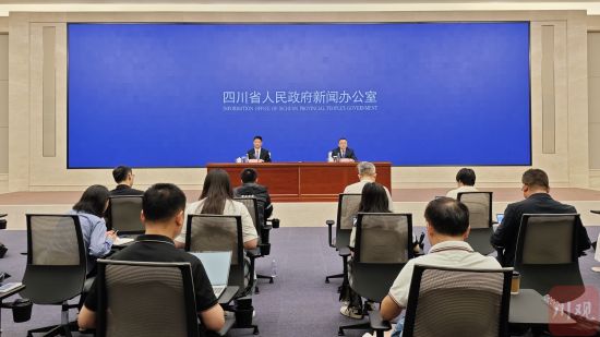 发布会现场。 发布会现场。
