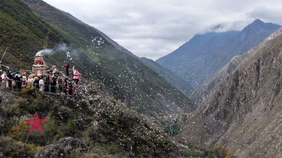 ��������ɽ�����м���������� ���л�/�� 