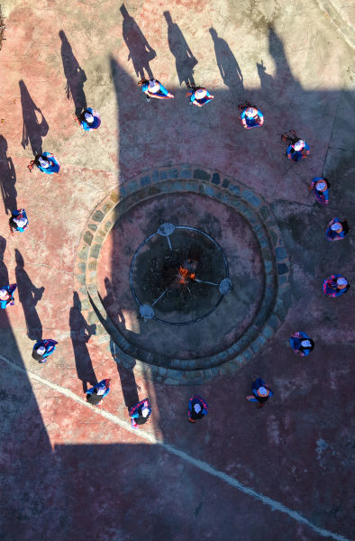 ��Ǽ��ͬ�������������裬�����ӭǼ�꡷ ���л�/��