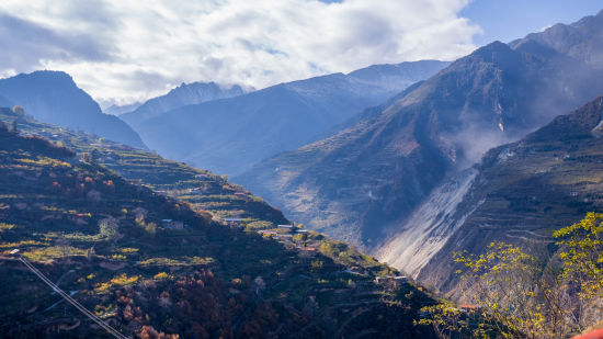 ��ï�غڻ�Ǽկ�羰�� �κ��/��