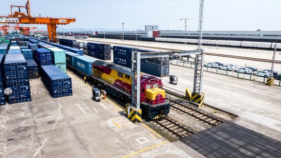 2025��6��30�գ��ɶ����ʰ��п�ͨ����ŷ�ǡ�������ͨ����ͼΪ�׷����С���׽���ί������ ��ͼ