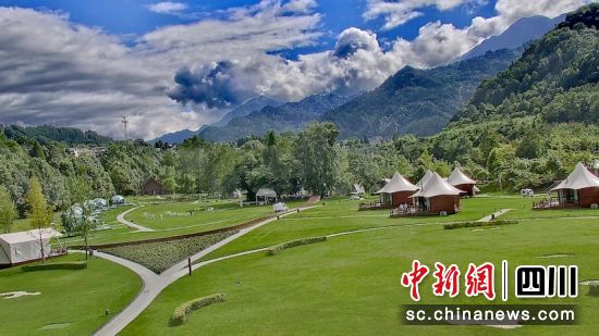 农行成都彭州支行支持宝山村旅游及民宿发展。 任皓 摄 农行成都彭州支行支持宝山村旅游及民宿发展。 任皓 摄