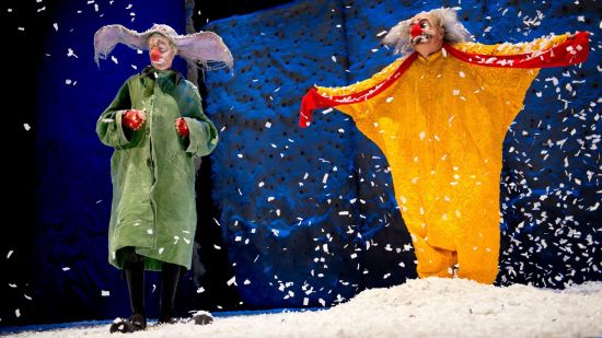 《斯拉法的下雪秀》剧照。(成都城市音乐厅 供图) 《斯拉法的下雪秀》剧照。(成都城市音乐厅 供图)