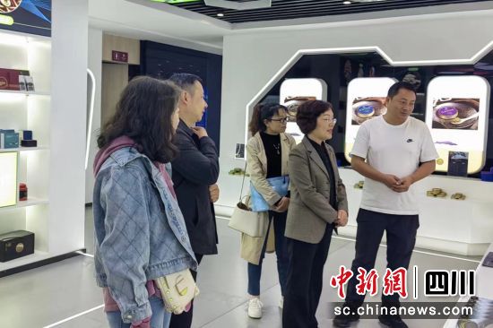 检查指导现场。天全县委统战部 供图 检查指导现场。天全县委统战部 供图
