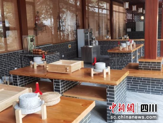 “虒”豆腐工坊手工制作区。 “虒”豆腐工坊手工制作区。