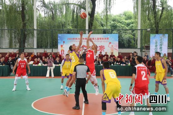 比赛现场。(陈鹏宇摄) 比赛现场。(陈鹏宇摄)