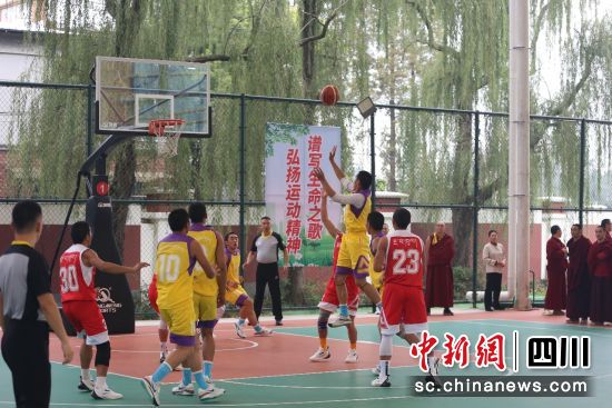 比赛现场。(陈鹏宇摄) 比赛现场。(陈鹏宇摄)