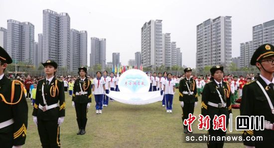 运动会开幕式现场。 运动会开幕式现场。