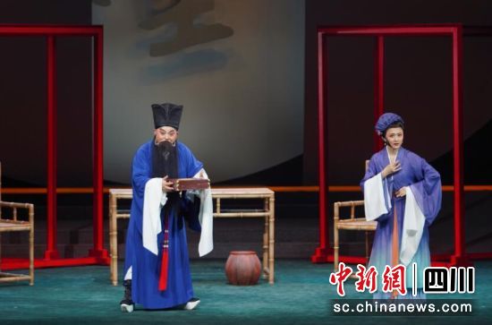 川剧《梦回东坡》剧照。 川剧《梦回东坡》剧照。