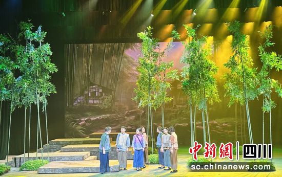 音乐剧《少年江姐》演出片段。大安融媒 供图 音乐剧《少年江姐》演出片段。大安融媒 供图