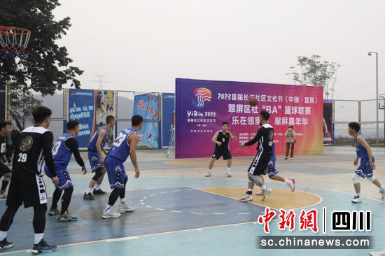 篮球比赛现场。朱思雨 摄 篮球比赛现场。朱思雨 摄