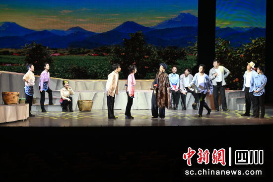 《有光的地方》剧目上演。王哲 摄 《有光的地方》剧目上演。王哲 摄
