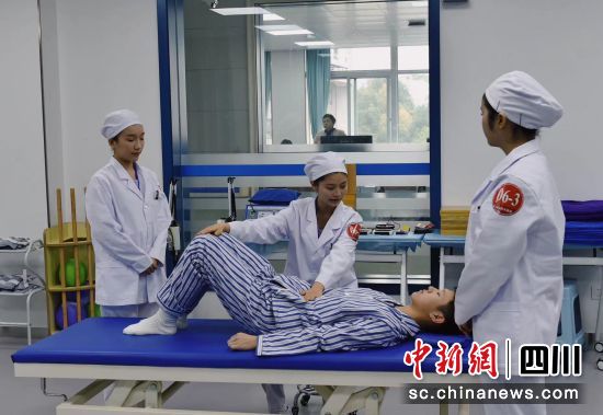 比赛现场。成都铁路卫生学校供图 比赛现场。成都铁路卫生学校供图