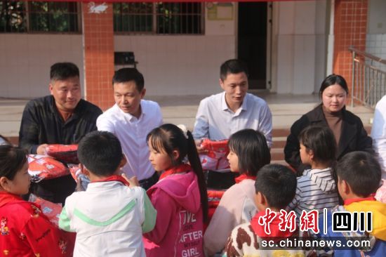 活动现场。廖桂华 摄 活动现场。廖桂华 摄