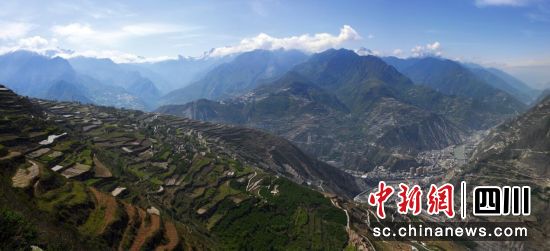汶川羌乡大地鸟瞰。汶川县委宣传部 供图 汶川羌乡大地鸟瞰。汶川县委宣传部 供图