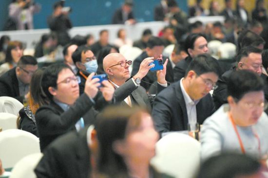 参加2023中外知名企业四川行活动的嘉宾齐聚四川,共享发展机遇。记者 李向雨 摄 参加2023中外知名企业四川行活动的嘉宾齐聚四川,共享发展机遇。记者 李向雨 摄