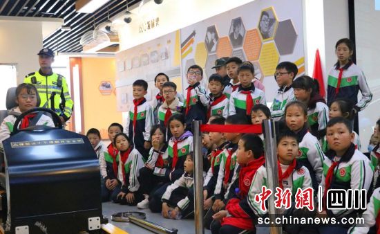 互动体验现场。沿滩交警 供图 互动体验现场。沿滩交警 供图