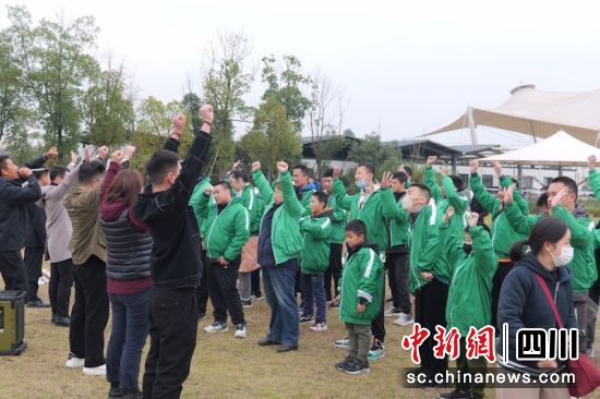 公益活动现场。人保寿险川分 供图 公益活动现场。人保寿险川分 供图