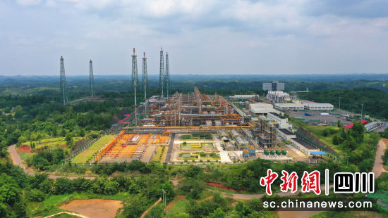 国内最大的海相碳酸盐岩整装气藏——龙王庙组气藏。杨文聪 摄 国内最大的海相碳酸盐岩整装气藏——龙王庙组气藏。杨文聪 摄