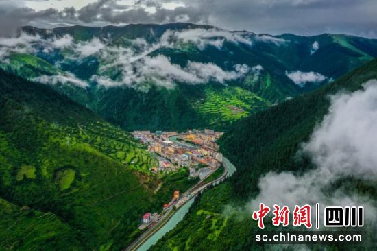 大美壤塘。壤塘县委宣传部 供图 大美壤塘。壤塘县委宣传部 供图