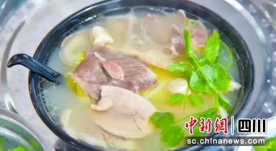 名山碗碗羊肉。名山融媒 供图 名山碗碗羊肉。名山融媒 供图