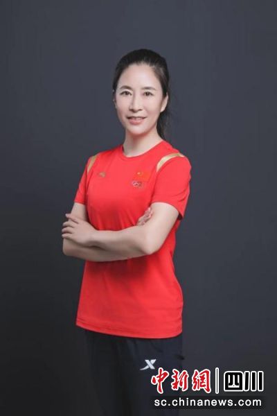 曾获第27届悉尼奥运会女子20公里竞走比赛冠军的王丽萍。新网银行供图 曾获第27届悉尼奥运会女子20公里竞走比赛冠军的王丽萍。新网银行供图