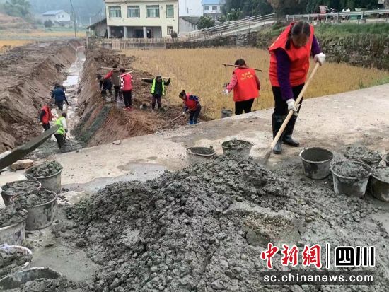 水渠施工现场。 三台县委宣传部供图 水渠施工现场。 三台县委宣传部供图