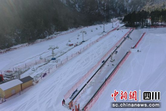 羌人谷滑雪场。汶川县委宣传部 供图 羌人谷滑雪场。汶川县委宣传部 供图