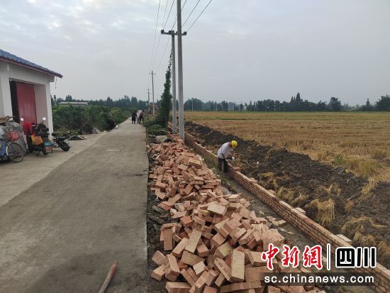 道路施工现场。 孝感街道供图 道路施工现场。 孝感街道供图