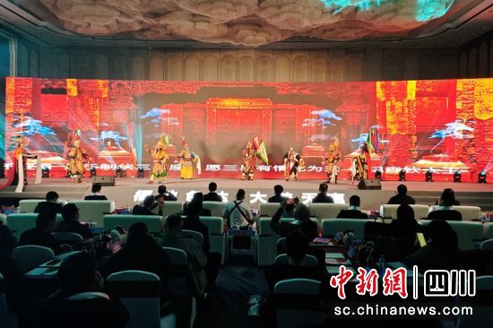推介活动上的说唱表演。记者 刘忠俊 摄 推介活动上的说唱表演。记者 刘忠俊 摄