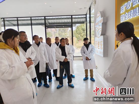 参观圣迪乐。 西南科技大学供图 参观圣迪乐。 西南科技大学供图
