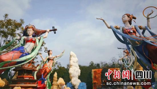 制作中的《盛世飞天》灯组。自贡文旅 供图 制作中的《盛世飞天》灯组。自贡文旅 供图